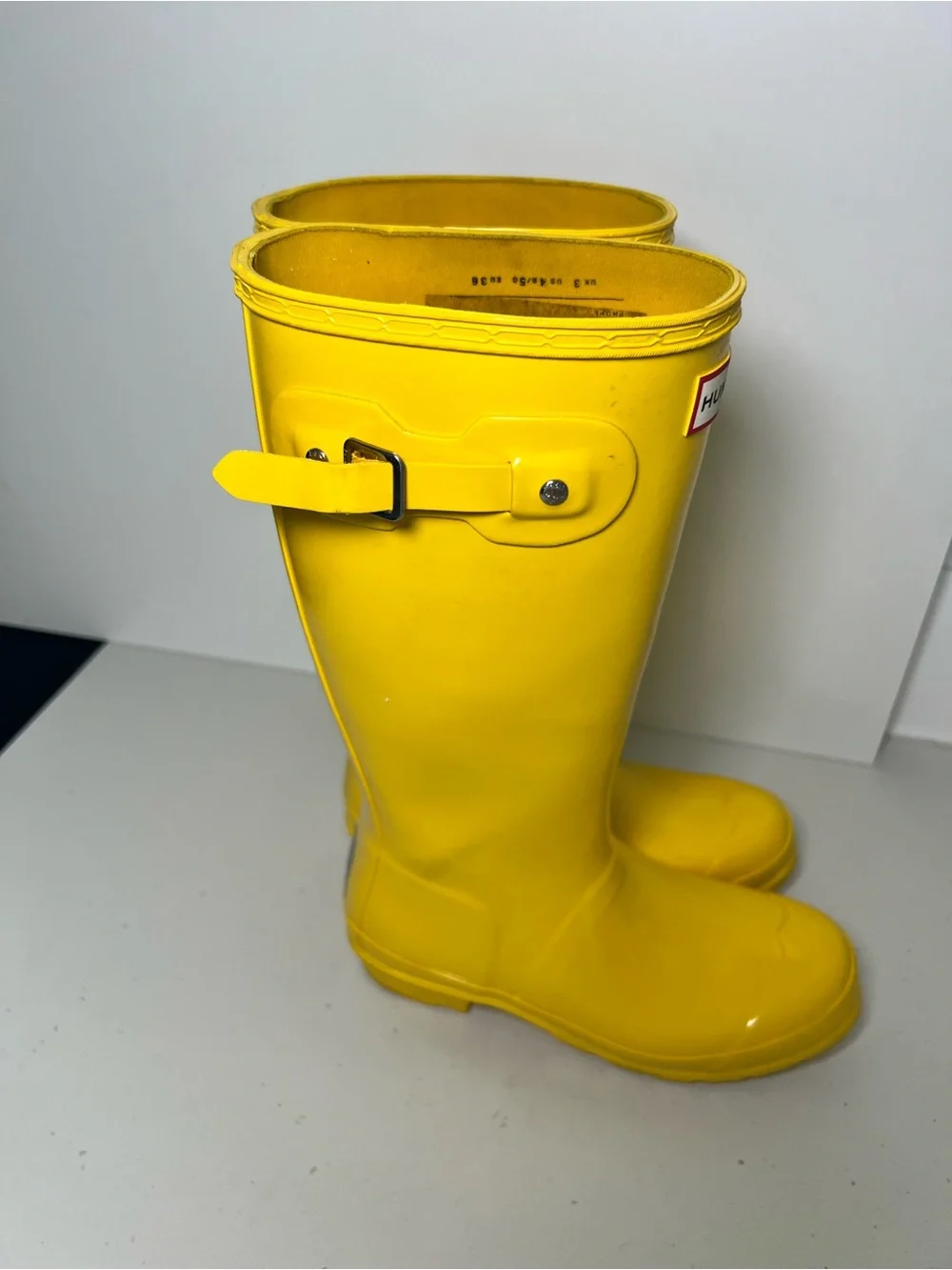 Hunter Original Tall Rain Boots Women’s Size 4 – Yellow Gloss Rubber Wellington